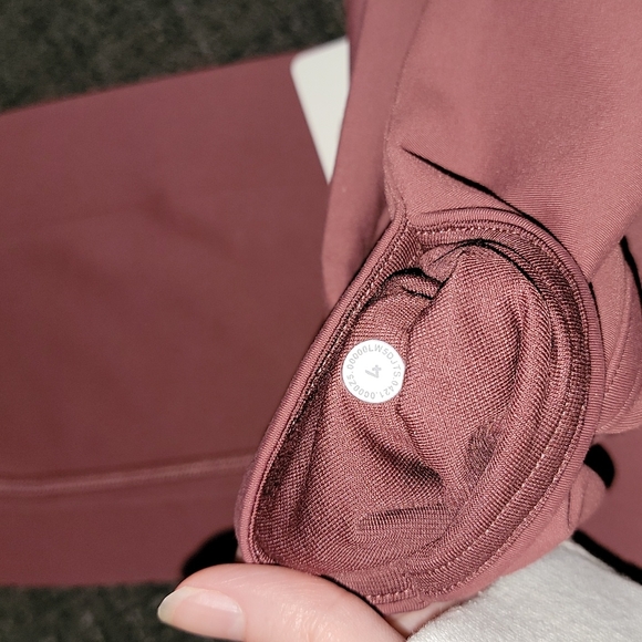 Lululemon - InStill High-rise Tight 25" - Smoky Red - Picture 7 of 7